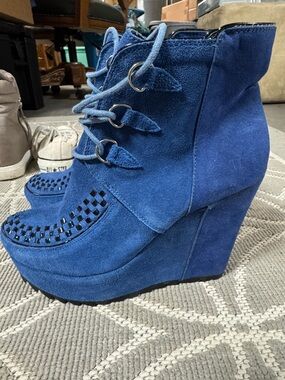 Blue heel boots
